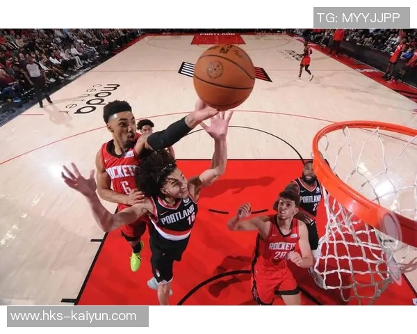 没能完成救赎!申京冲到中线附近扔出绝平三分但弹筐而出 没能完成救赎!申京冲到中线附近扔出绝平三分但弹筐而出