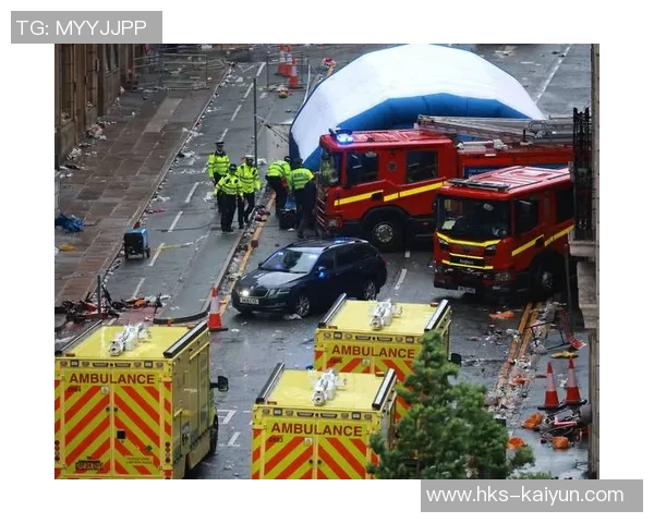 利物浦因球迷不当行为被欧足联罚款4000欧元,背后的警示与启示 利物浦因球迷不当行为被欧足联罚款4000欧元,背后的警示与启示